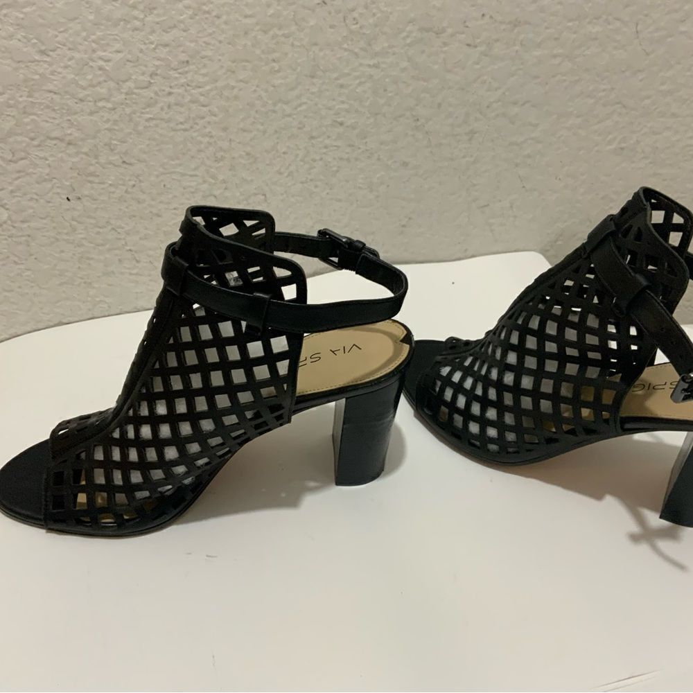 Via Spiga Cut Out Sandals Heels ankle strap Women's Size 7.5 M Black